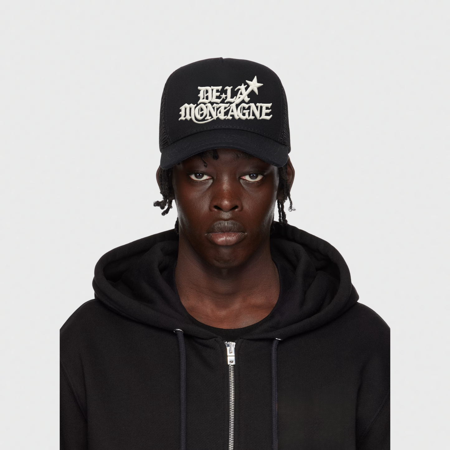 BLACK CORE TRUCKER HAT