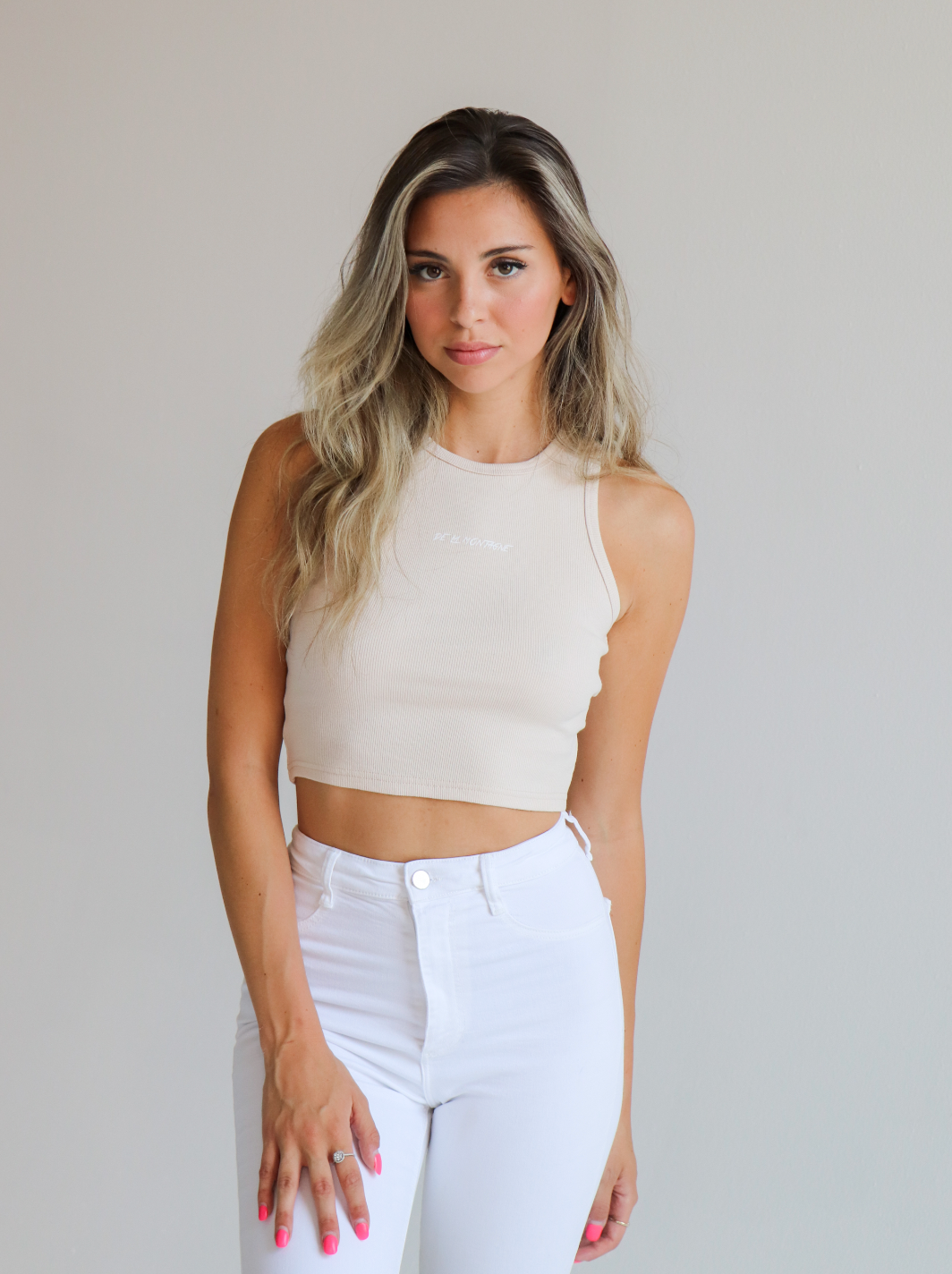 Camiseta Azaria Crop Logo - Natural 